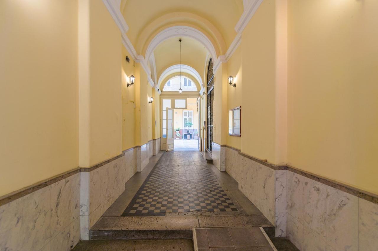 Music Academy Suite Cafe Vian Apartman Kft Boedapest Buitenkant foto